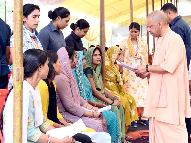 सुनिश्चित होगा हर व्यक्ति की समस्या का समाधान : CM योगी 